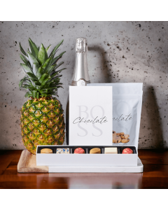 The Grand Sparkling Wine & Pineapple Gift Set